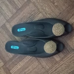 Brown Oka Bee Peep Toe Slip on mules
